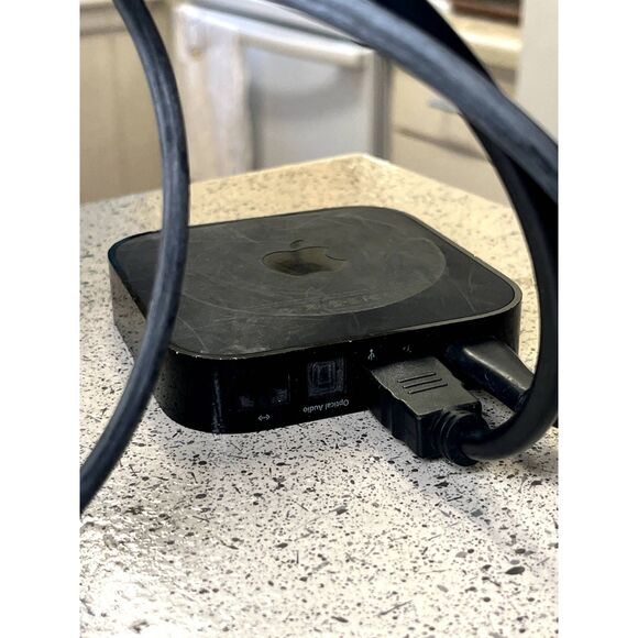 Apple TV - Picture 3 of 5